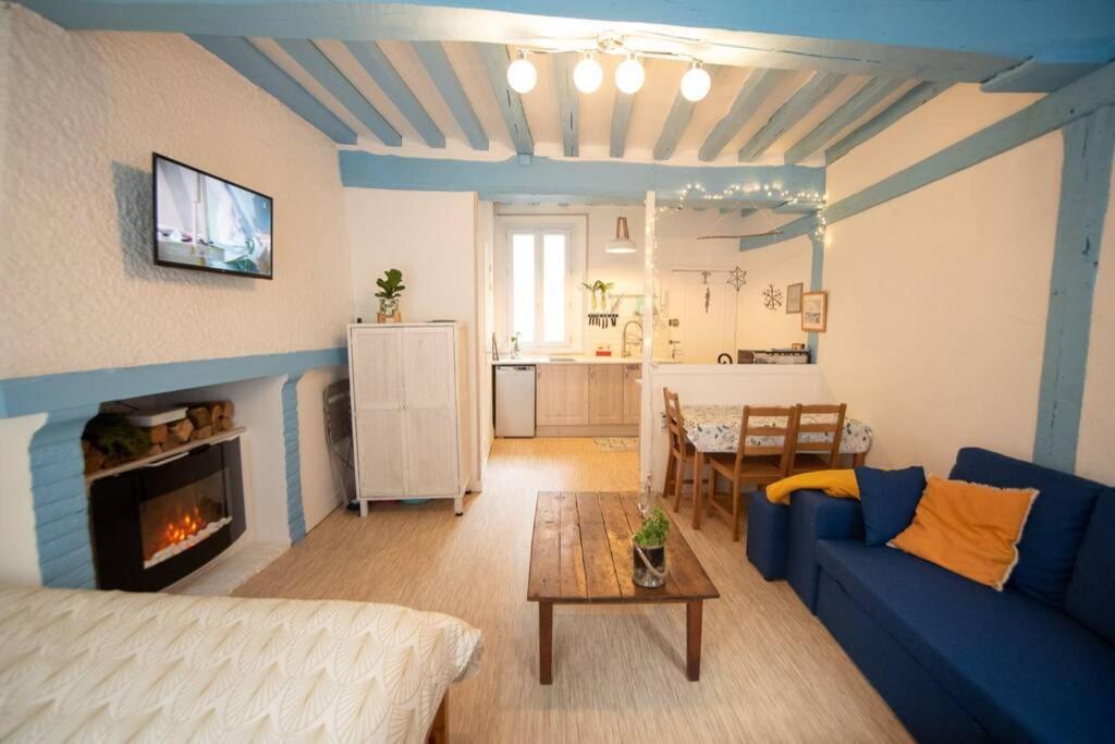 Blue Appartment With A Fireplace Dieppe Eksteriør billede